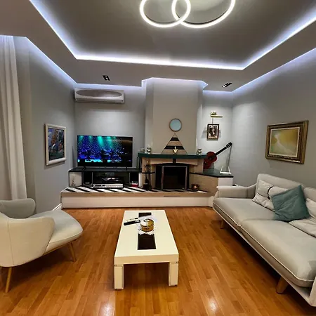 Apartment The Pebble Couch Tirana