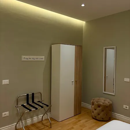 아파트 The Pebble Couch