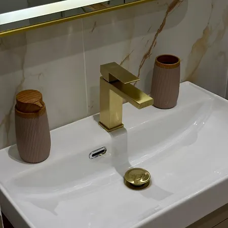 아파트 The Pebble Couch