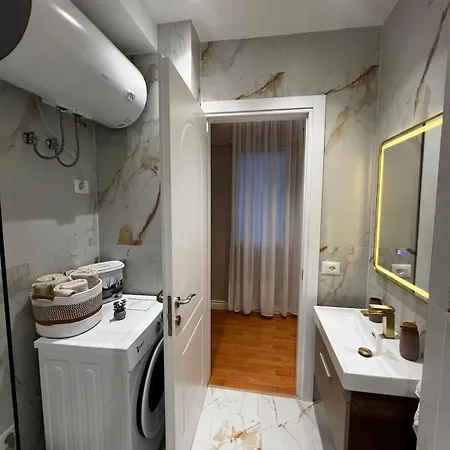 The Pebble Couch 아파트 티라나