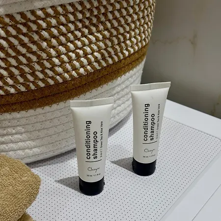 The Pebble Couch טיראנה